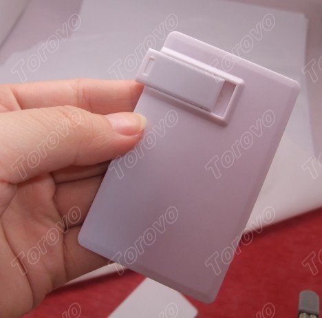 放置錢包里的商務(wù)卡片U盤隨身攜帶